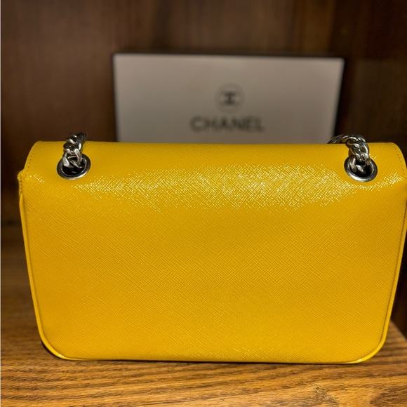 Aunthentic Prada 2 way  cross-body vitello leather perfect condition - Picture 12 of 12